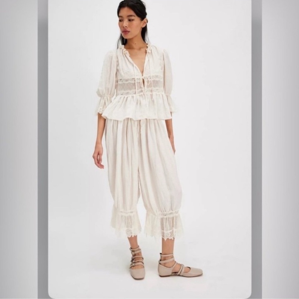 Free people forever young Elegant White Lace Trim Pants size m